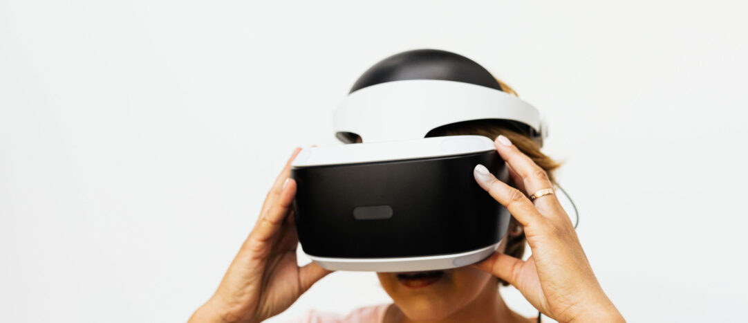 VR-bril voor onderzoek OU en TB Innovators over dementie